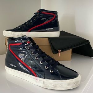 Woman sneakers
